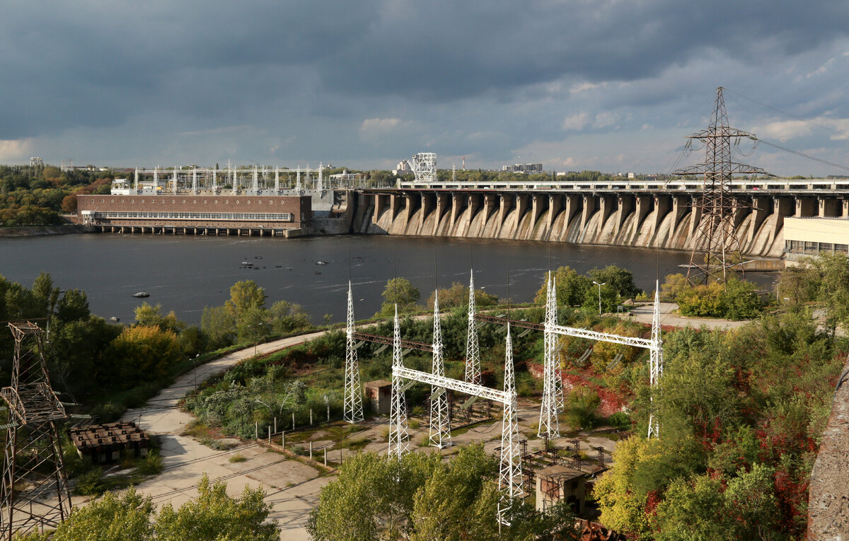 Днепрогэс открыли шлюзы