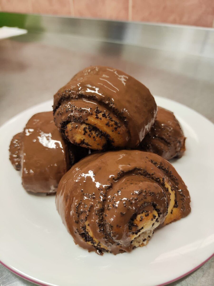 Будущие кондитеры проходят обучение в учебно-методическом центре Управления социального питания (Санкт-Петербург)