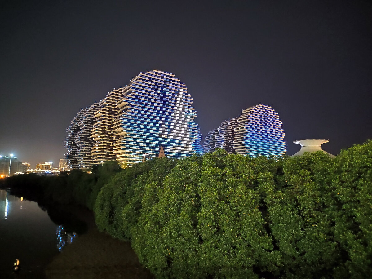 Дома-деревья в г. Санья