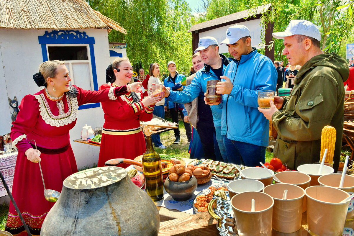 В станице Старочеркасской прошел экологический праздник, посвященный Дню  реки Дон | Газета «Победа» | Аксайский район | Дзен