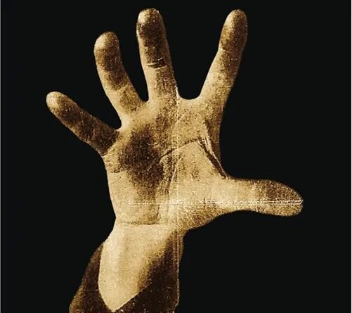 дебютный альбом группы SYSTEM OF A DOWN