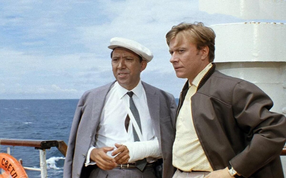 Кадр из к/ф "Бриллиантовая рука"