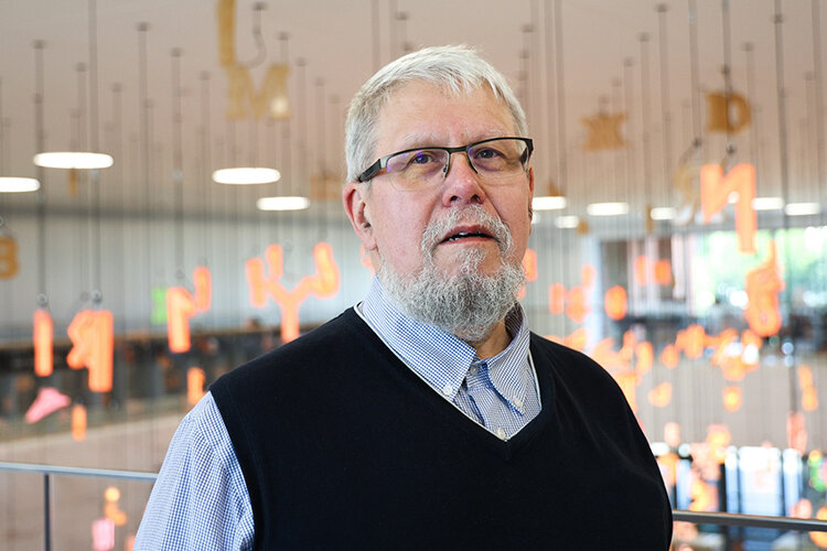    Сергей Переслегин: «Человечество на пути создания отдельной цивилизации технологий ИИ».   
Фото: Андрей Титов