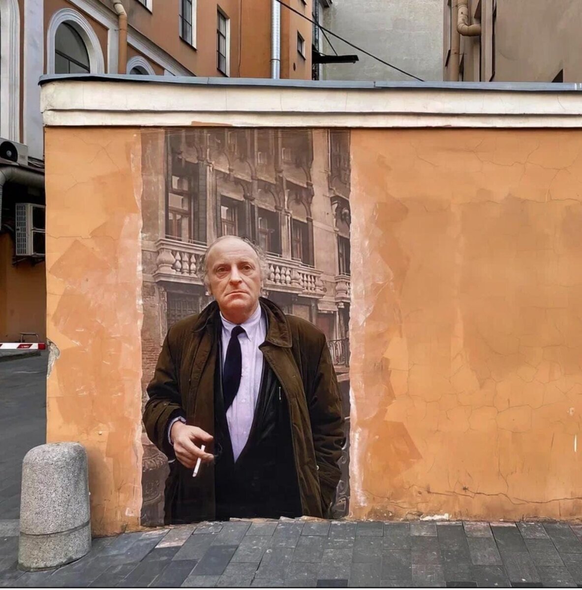 Граффити-портрет Иосифа Бродского. Автор - Олег Лукьянов.