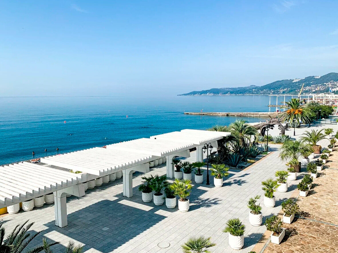 У отеля большая территория, есть возможность погулять без толп туристов. Фото:  Резиденция Санторини / Яндекс Путешествия