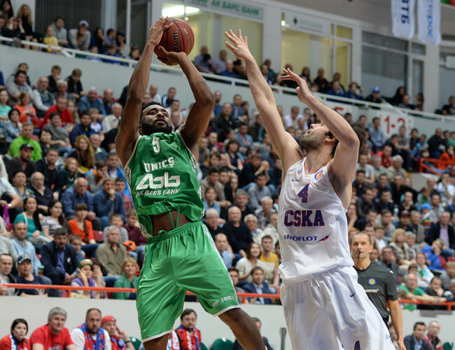    В финале 2016 года УНИКС обыграл ЦСКА в третьем матче благодаря Киту Лэнгфорду (на фото).   
Фото: unics.ru