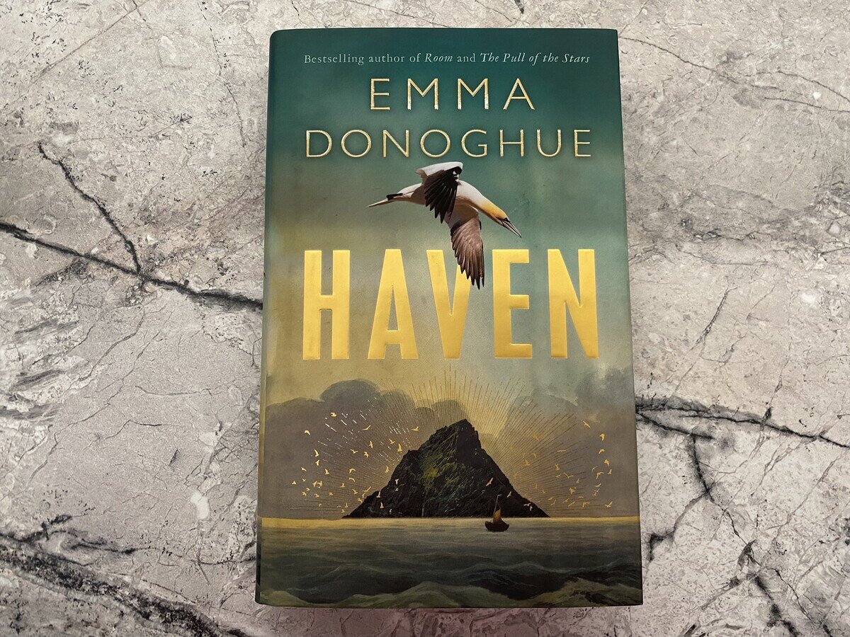 Издательство Picador, 2022. Листайте вправо, чтобы увидеть книгу без суперобложки.