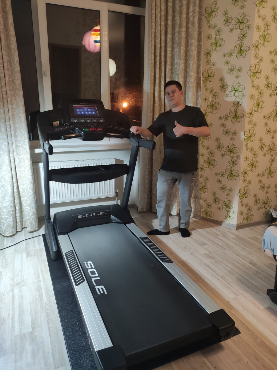 Премиальная дорожка Sole Fitness F85