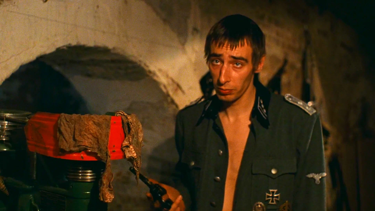 Актер Константин Мурзенко в роли Фашиста в фильме «Брат 2». Очень харизматичный актер эпизода. Помните его знаменитую фразу про эхо войны? 