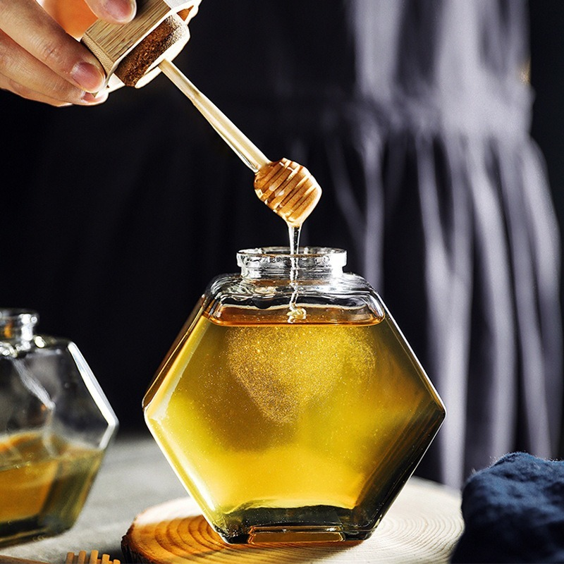  Мёд - продукт долгосрочного хранения  Мед может храниться годами, сохраняя все свои полезные свойства! Условно обозначают срок хранения мёда 1-2 года.