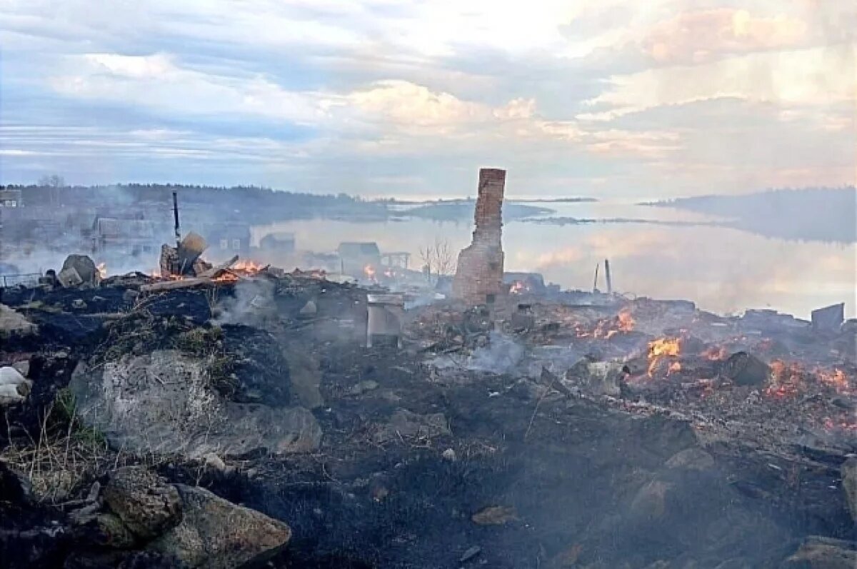    Пожар повредил 17 домов в исторической деревне в Карелии