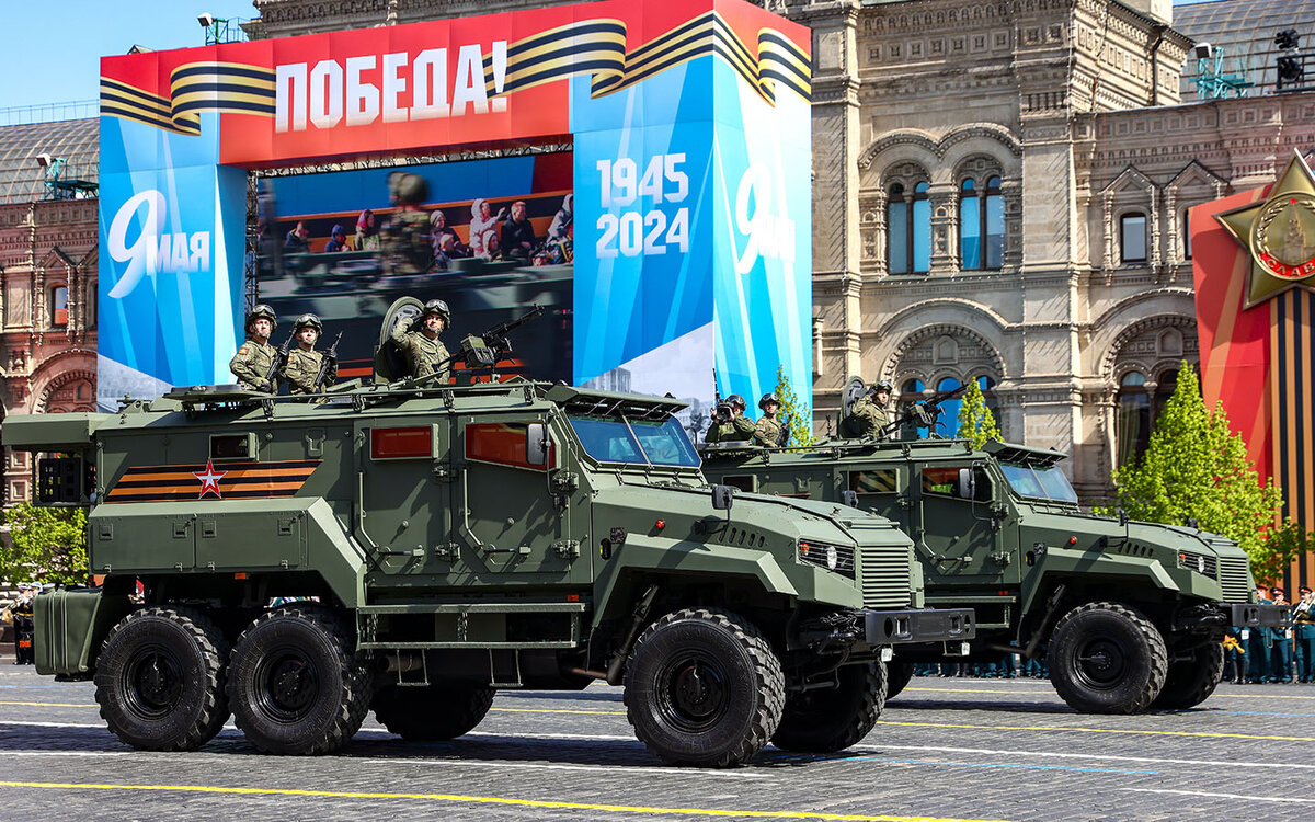 Артем Геодакян / ТАСС📷Россия. Москва. Бронеавтомобили З-СТС «Ахмат» во время генеральной репетиции парада, посвященного 79-й годовщине Победы в Великой Отечественной войне, на Красной площади, 5 мая 2024 года