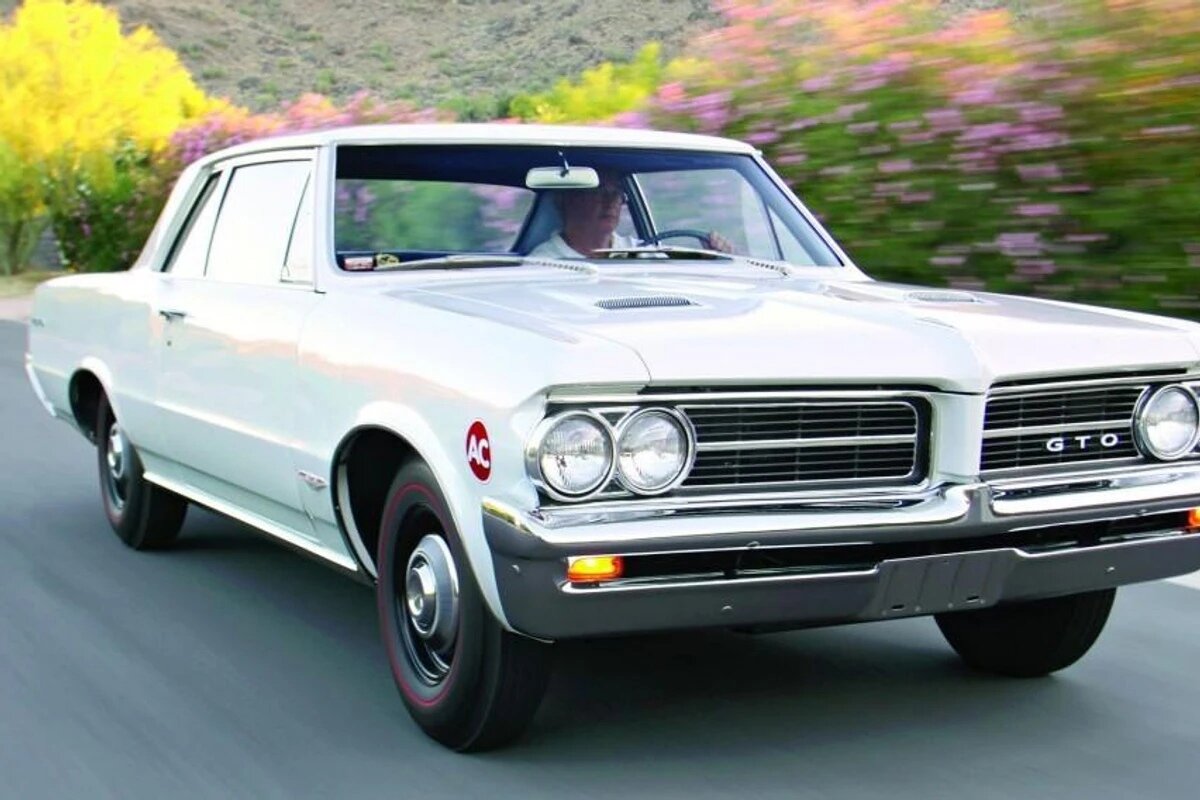 И сам GTO 1964-го года.