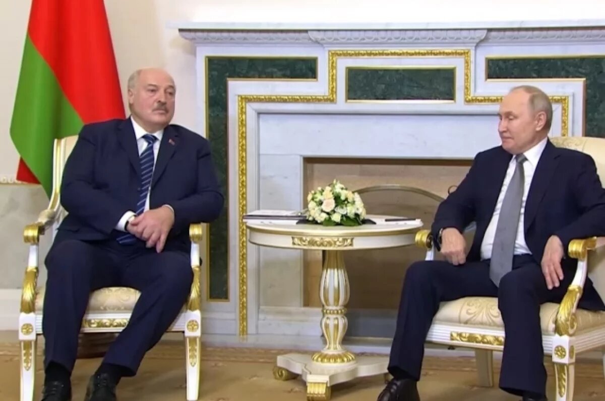    Лукашенко угостил Путина салатом «Молодость» собственного приготовления