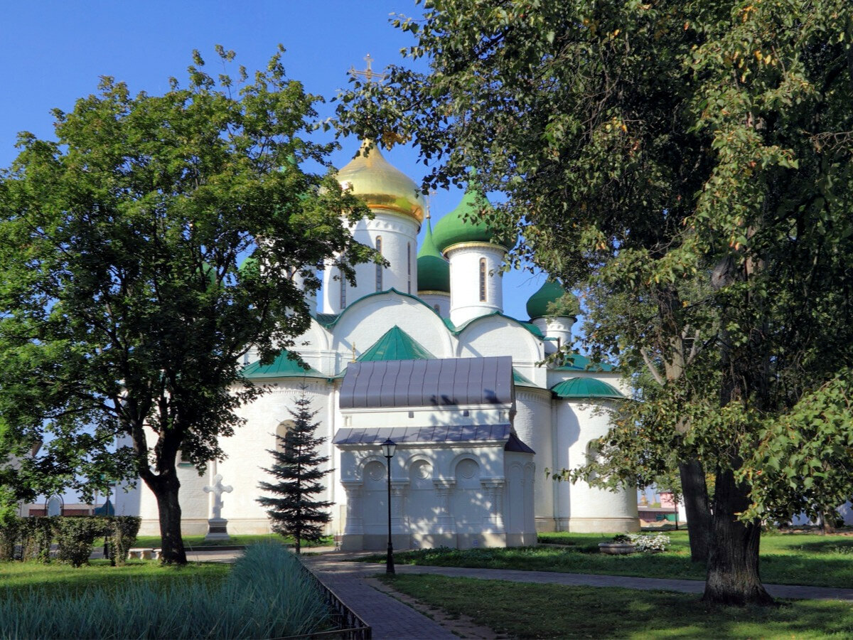 За монастырём на берегу Каменки есть смотровая площадка с лучшим видом на закат. Источник: Alexxx Malev / Flickr CC BY-SA 2.0