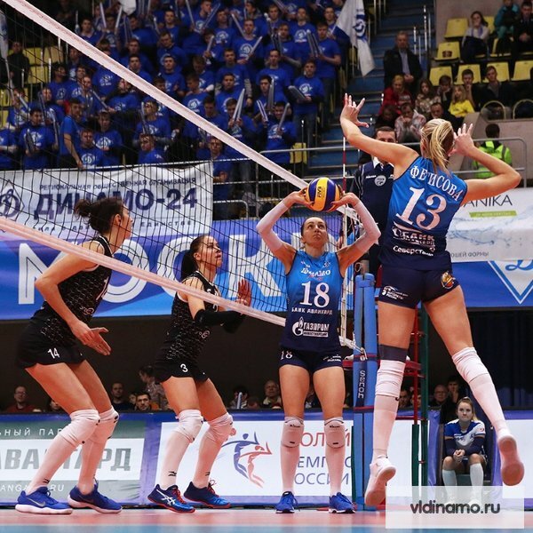 Ирония волейбольной судьбы: первый же сезон Шевченко в Суперлиге свел на площадке Майей Огненович. Фото: волейбольный клуб "Динамо" (Москва)