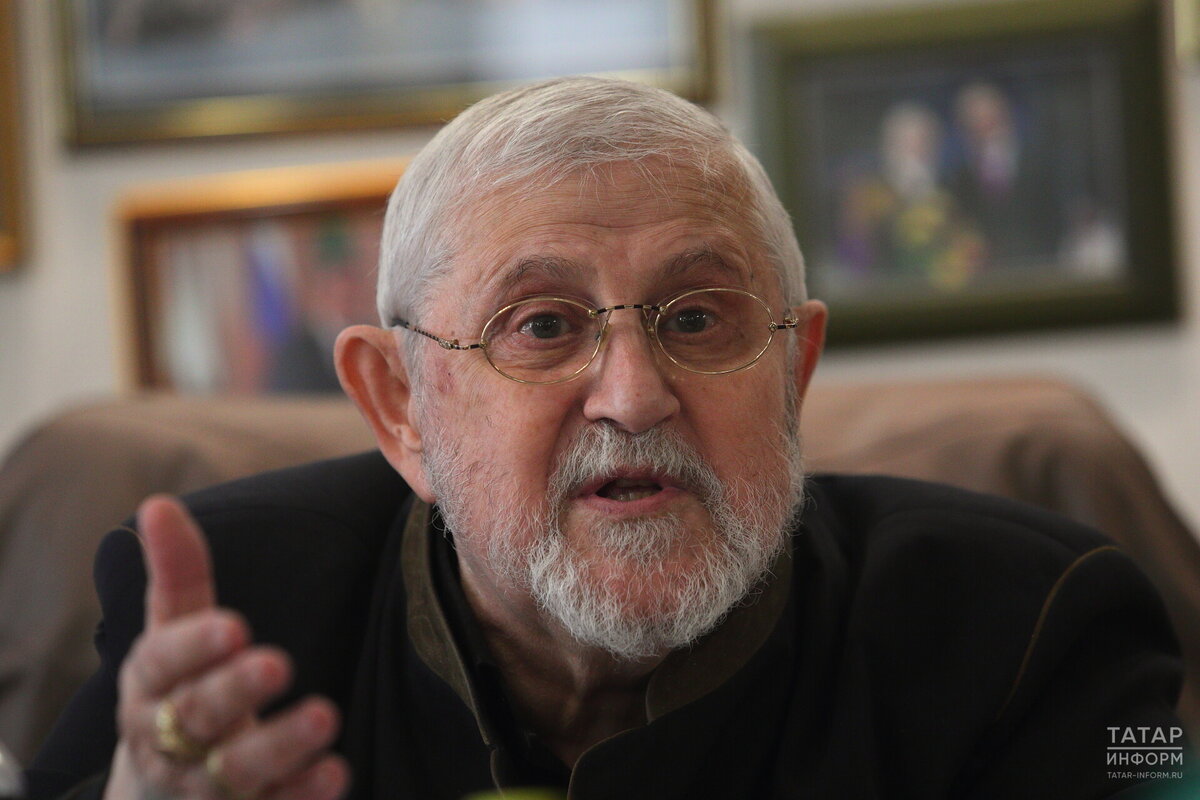 Александр Славутский: «Я каким был, таким и остался, мне не надо переобуваться». Фото: © Михаил Захаров / «Татар-информ»