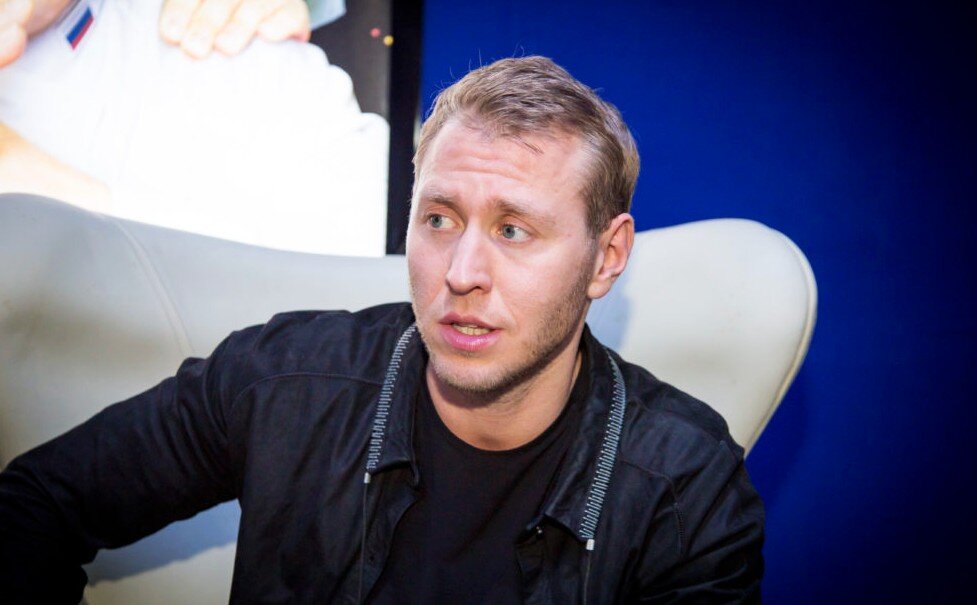 на фото Михаил Тарабукин
