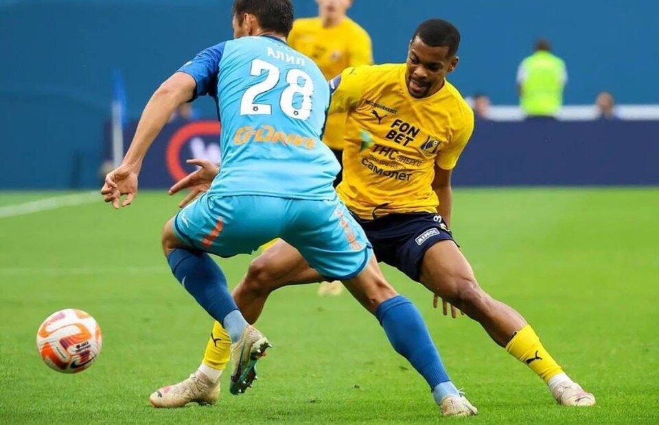    Первая часть игры прошла в напряженной борьбе. Фото: пресс-служба "ФК Ростов"