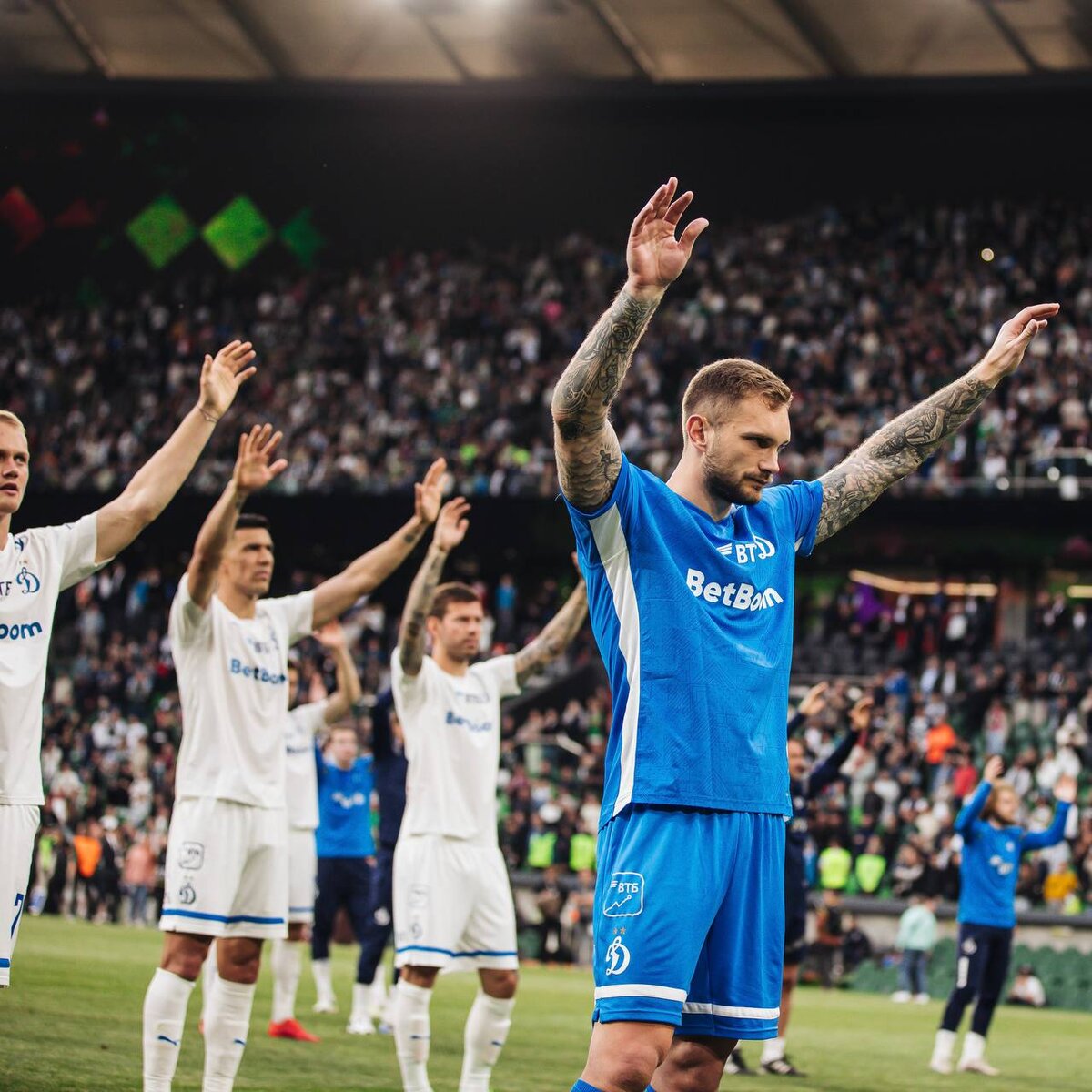 Динамовцы после поражения в решающем матче сезона.