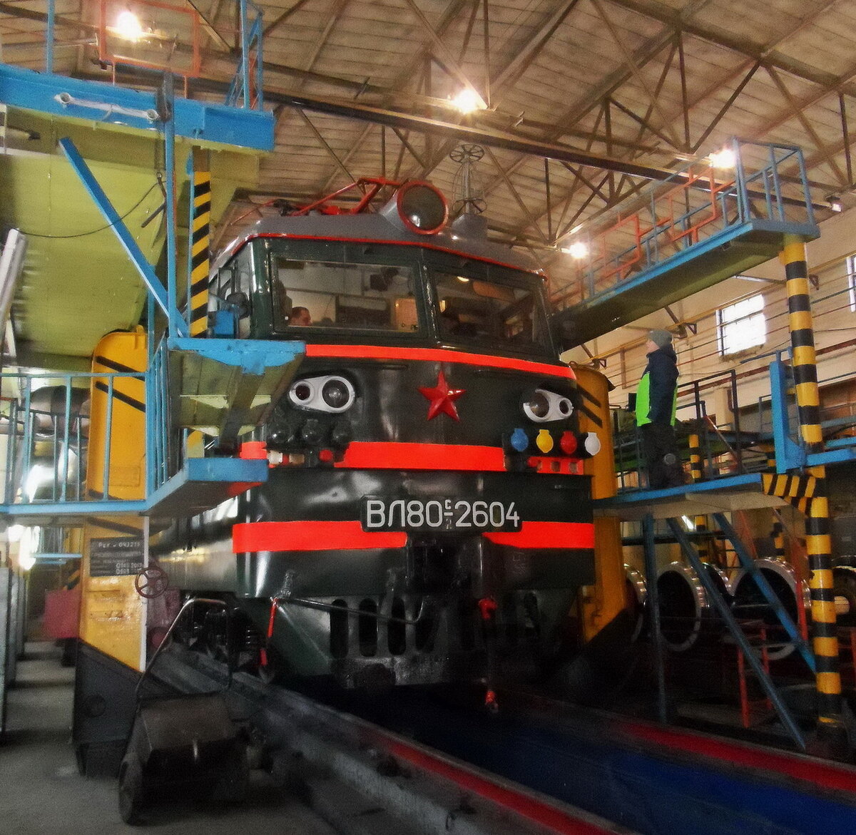 Электровоз ВЛ-80с-2604