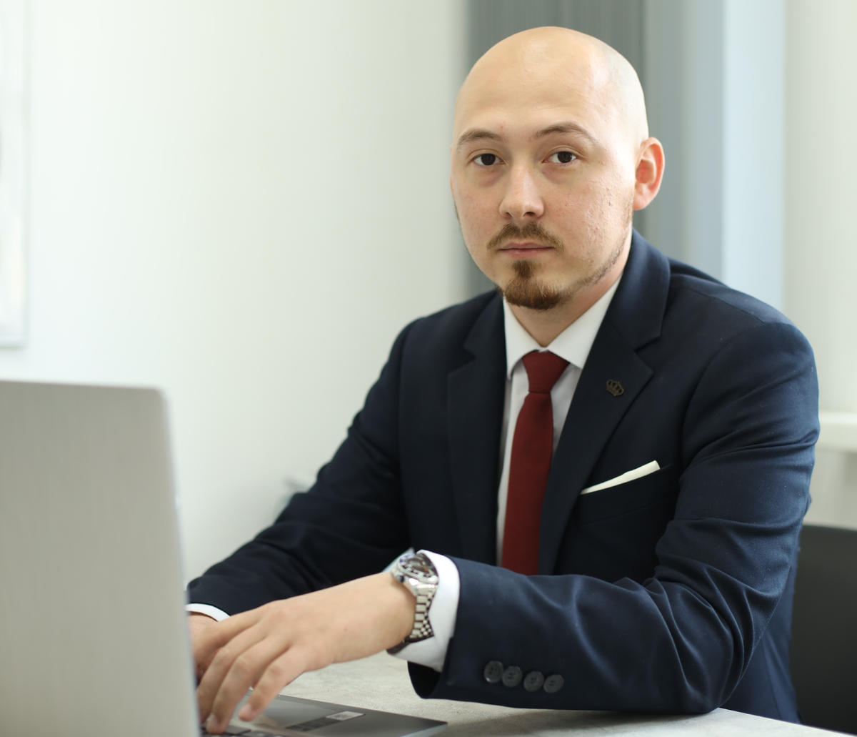 Помогать вам будут опытные юристы, которые не первый год работают в такой сфере, как помощь призывникам. Вы можете положиться на нас.