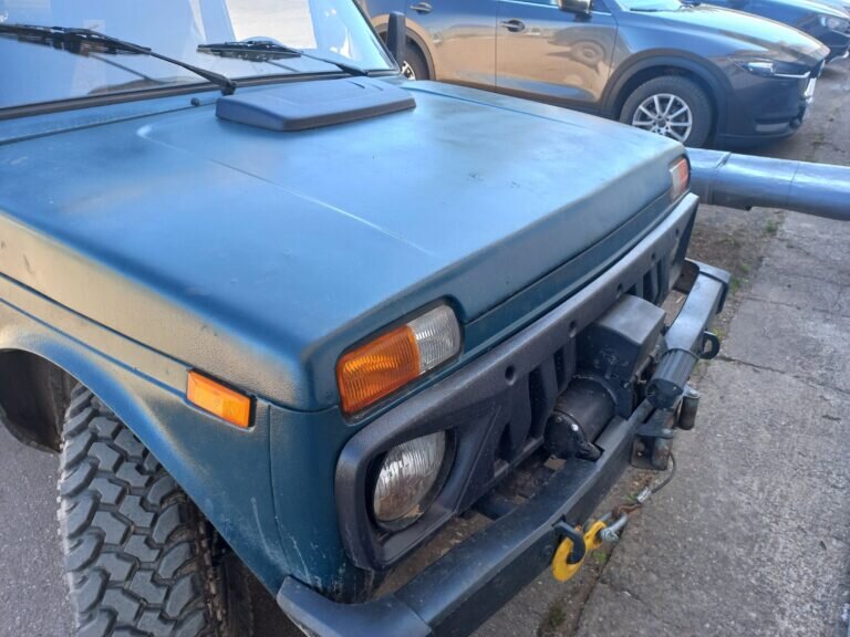    Бойцам из Абдулинского округа в зону СВО передали «Ниву», бронежилеты и устройство РЭБ Кристина Просвиркина