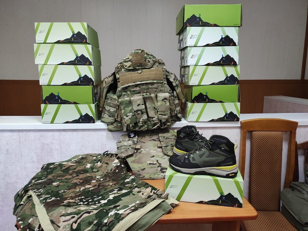  📷    Бойцам из Абдулинского округа в зону СВО передали «Ниву», бронежилеты и устройство РЭБ Кристина Просвиркина