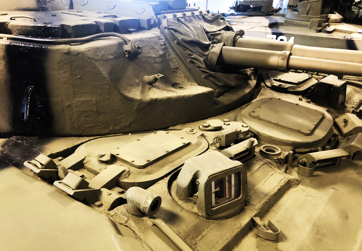 Установка прицела ППМ-1 и дополнительного прибора наблюдения у правого стрелка- гранатометчика.