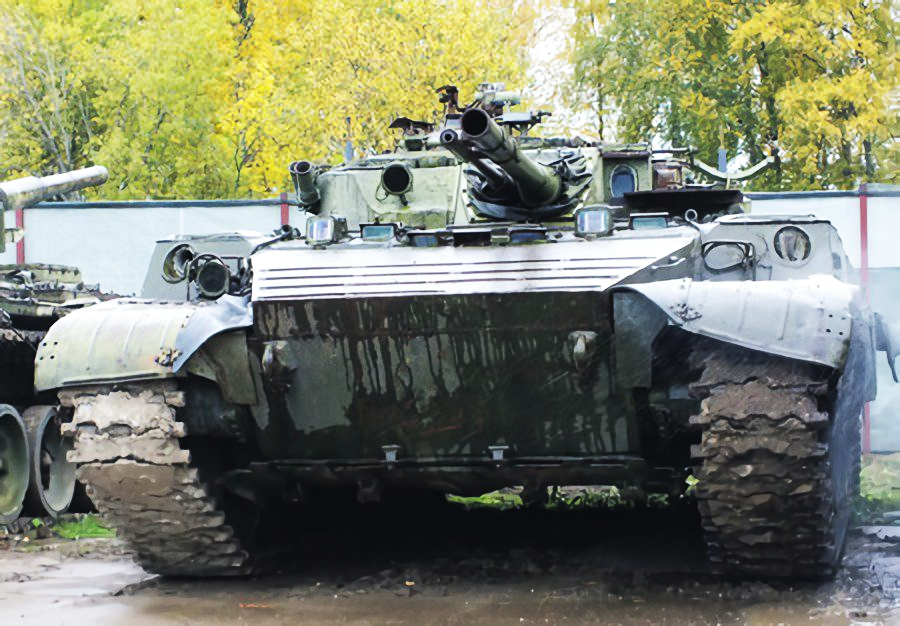 "Объект 781 сб.8 " в отстойнике Музея БТВТ в Кубинке до реставрации.