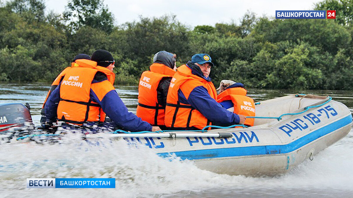    Спасатели помогли 40-летнему мужчине, найденному на берегу реки Белой в Уфе