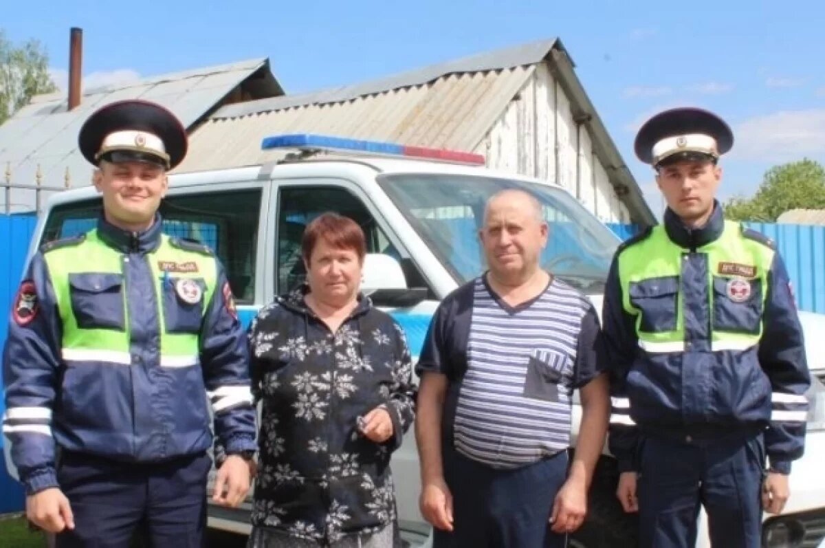    В поселке Форштадт сотрудники ГАИ помогли потушить пожар и спасти жильцов