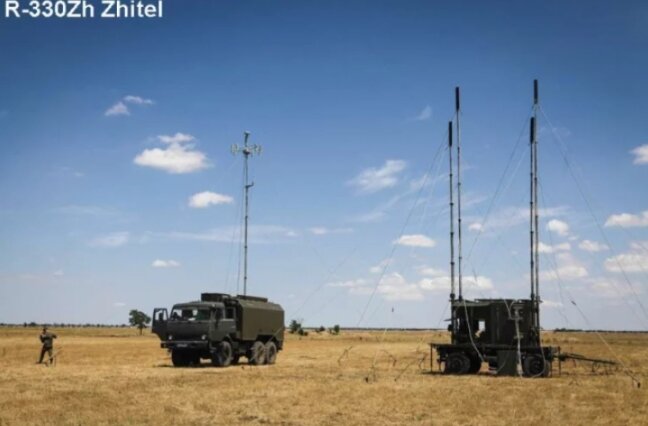 Р-330Ж «Житель» — российская система радиоэлектронной борьбы, предназначенная для обнаружения, локализации и подавления спутниковой и радиосвязи. (Источник изображения Социальная сеть)