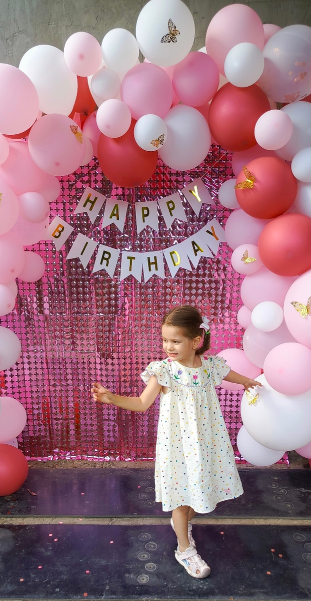 Фотозона во дворе была