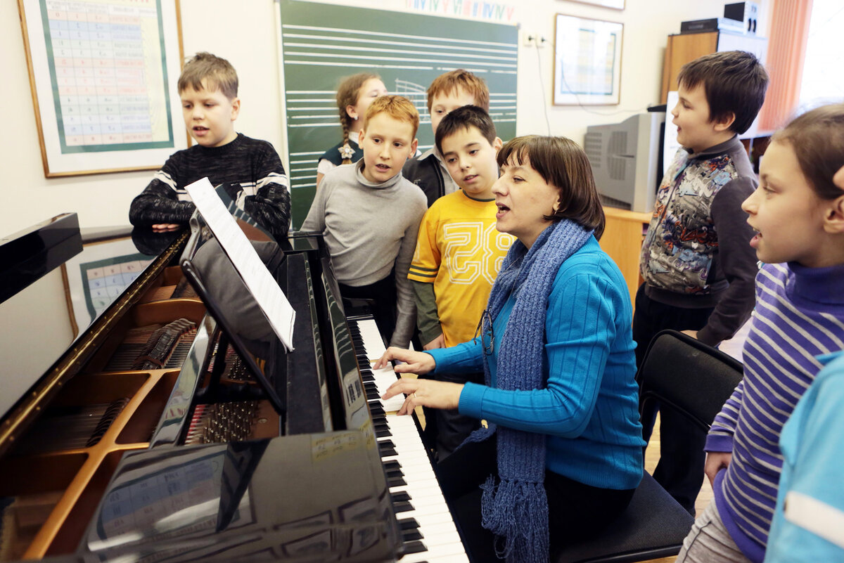 Урок музыки в школе