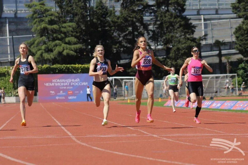    Тренируют спортсменов Павел Борисов, Антон Волобуев, Дмитрий Соколов и Владимир Бычков. Алексей СЕРГУНИН