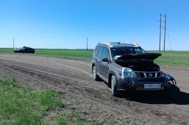    Около 15:00 на объездной автодороге вблизи села Воронцовка произошло столкновение двух легковых автомобилей. Фото: пресс-служба УГИБДД УМВД России по Омской области