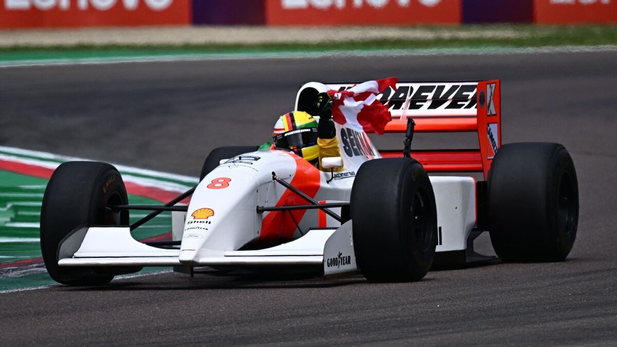 Феттель за рулем McLaren Сенны 