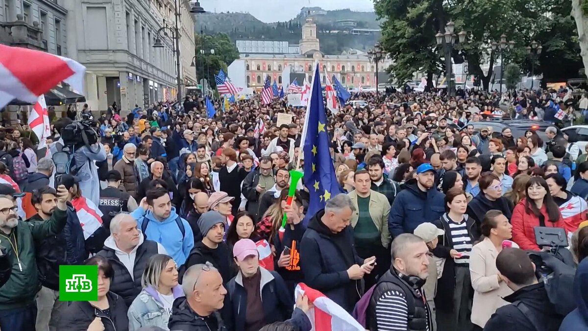    В Тбилиси возобновились акции протеста    из-за    закона об иноагентах