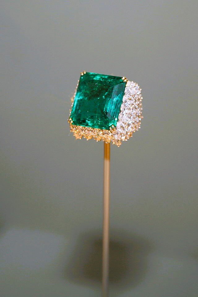 Кольцо Chalk Emerald, Национальный музей естественной истории, США