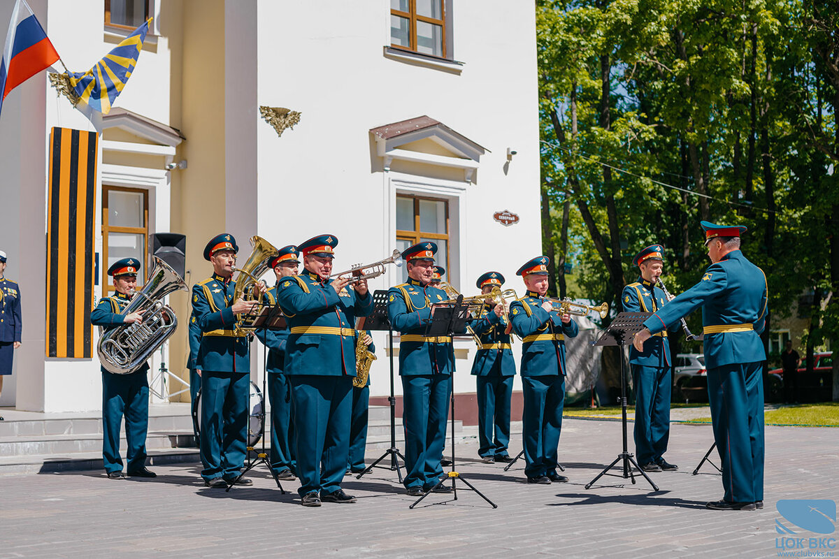 25.05.2024 г. В Балашихе, на территории Дома офицеров «Северный», прошла патриотическая акция «Сирень Победы».-4