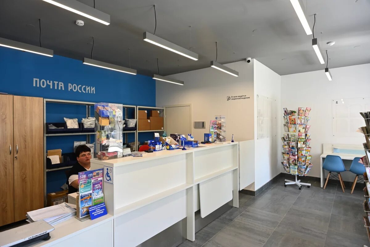    Тюменские почтальоны используют лодки и авиацию для доставки посылок