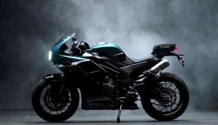 CFMoto Стиль полностью нео-ретро и похож на мини-байк Papio SS.