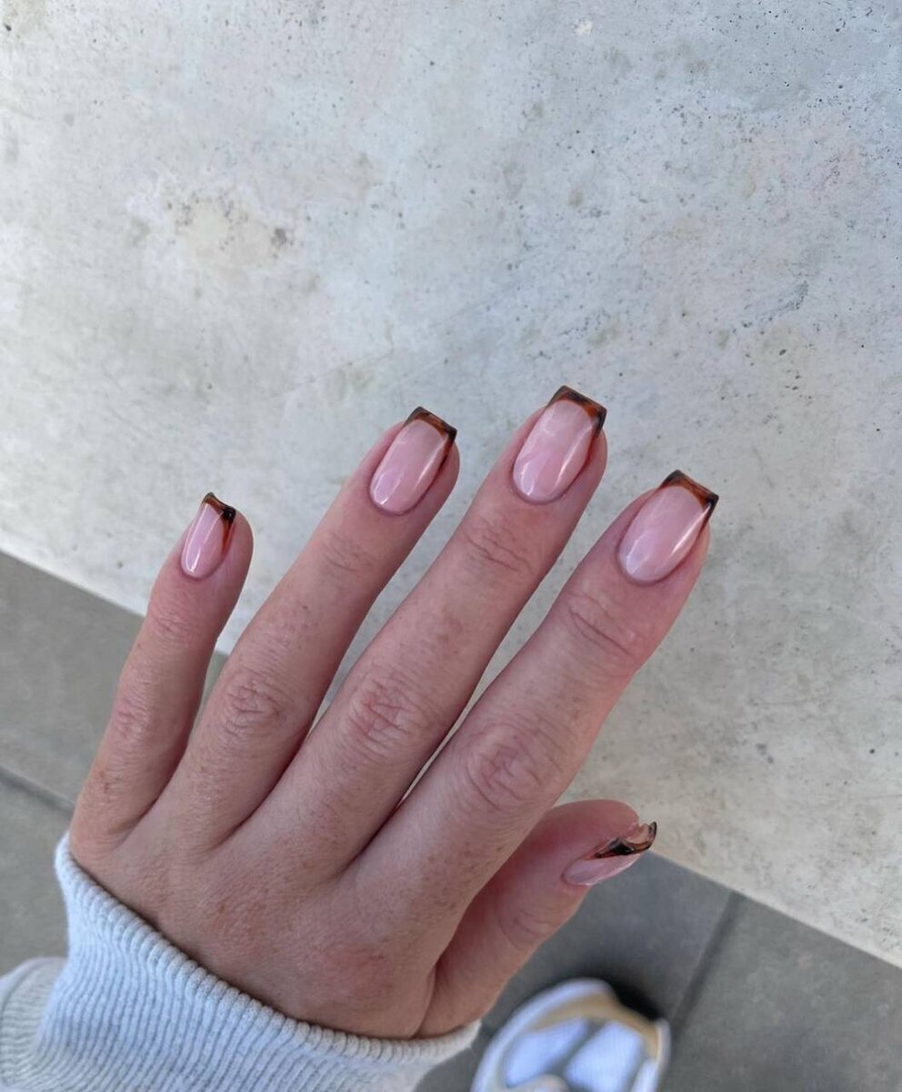 Какой маникюр сейчас в тренде лето 2024. Какой маникюр сейчас в тренде лето 2024. Стильные ногти. Маникюр 2024 тренды фото. Тренд маникюра осень 2023.