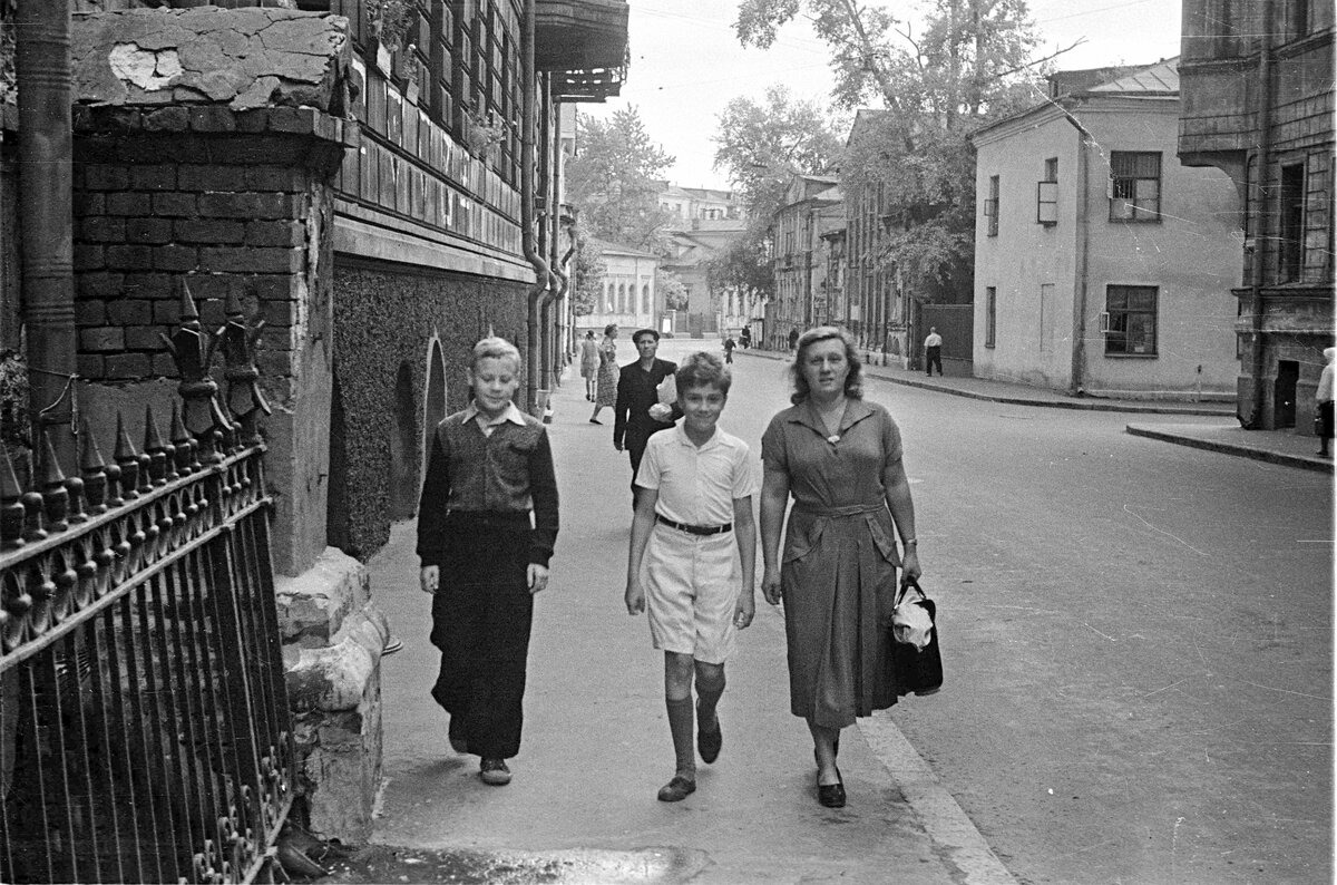 Большая Молчановка. 1957 г. Автор: Александр Потресов. Источник: "Арбат нашего детства", Владимир Потресов.