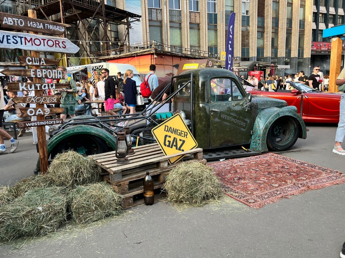 В Минске прошла выставка уникальных автомобилей АвтоЖара 4.0. | Адпачынак  BY | Дзен