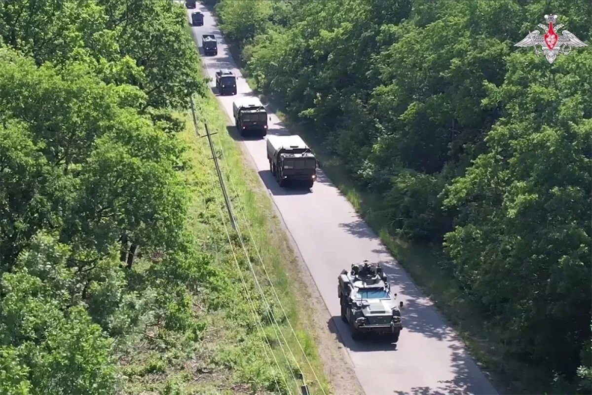    Российские войска атакуют.