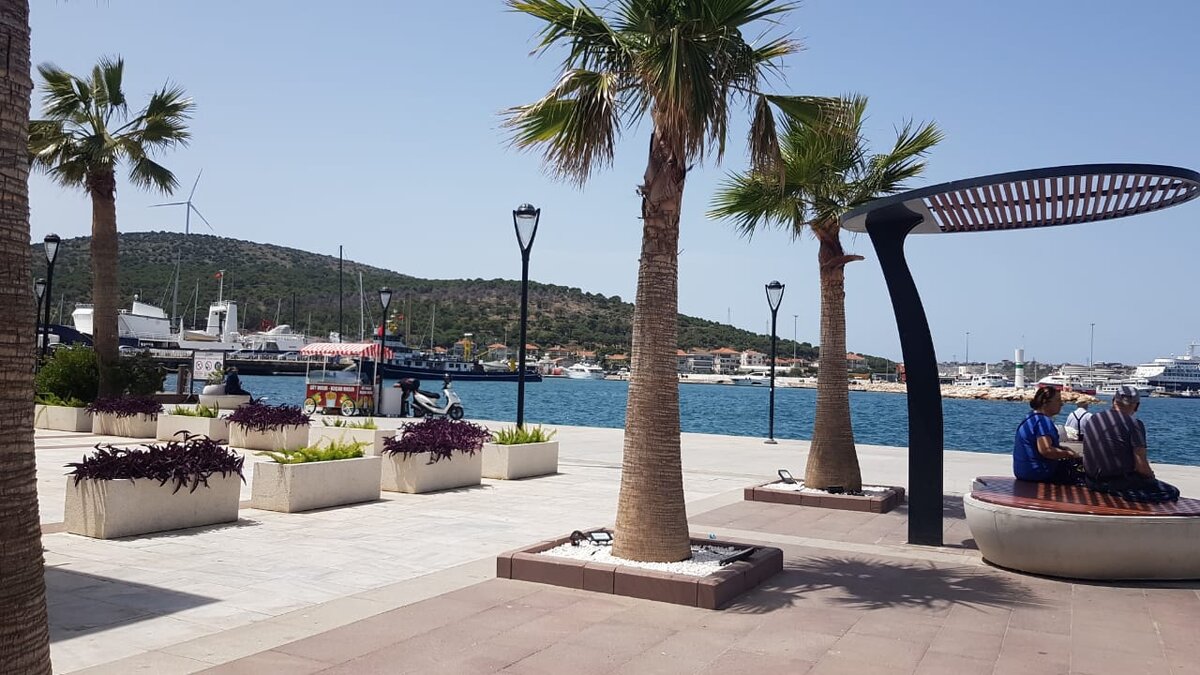 Это фотка Чешме - для понимания, куда мы ехали)