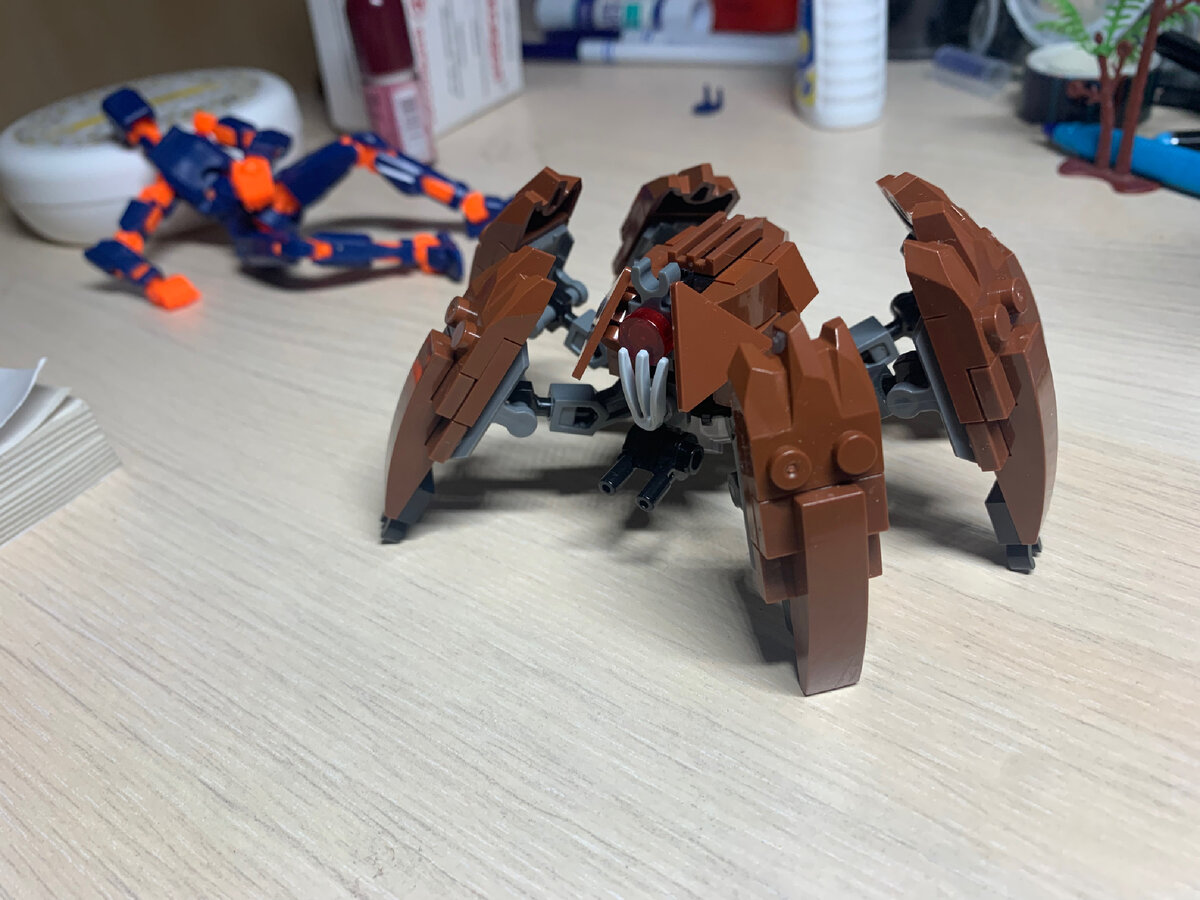 Модель с шестью ногами 