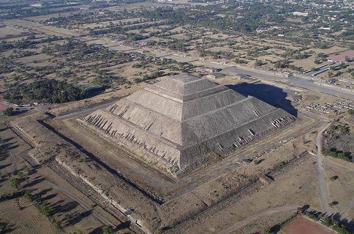 Пирамида Солнца (Теотиуакан).